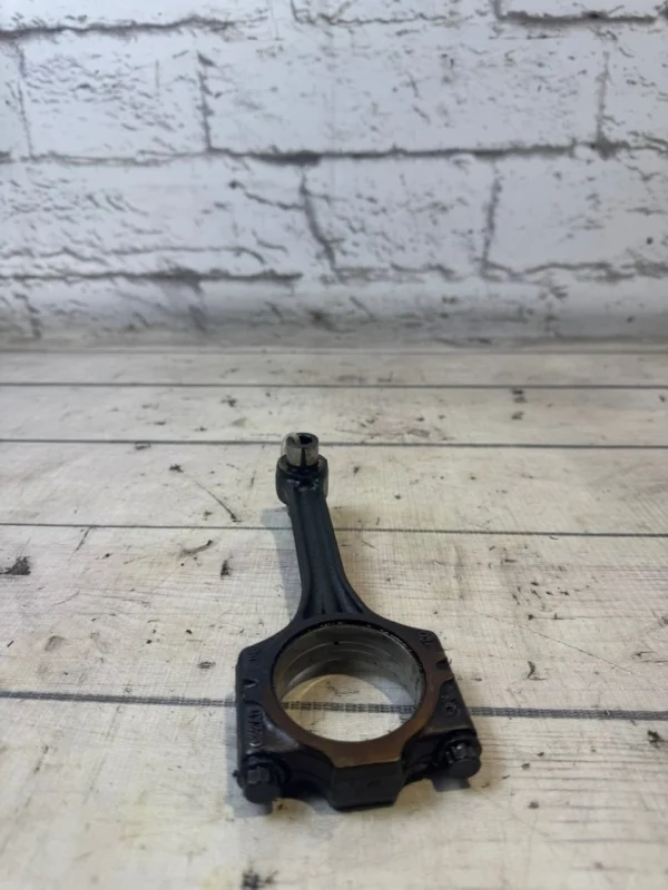 Шатун Skoda Fabia 1