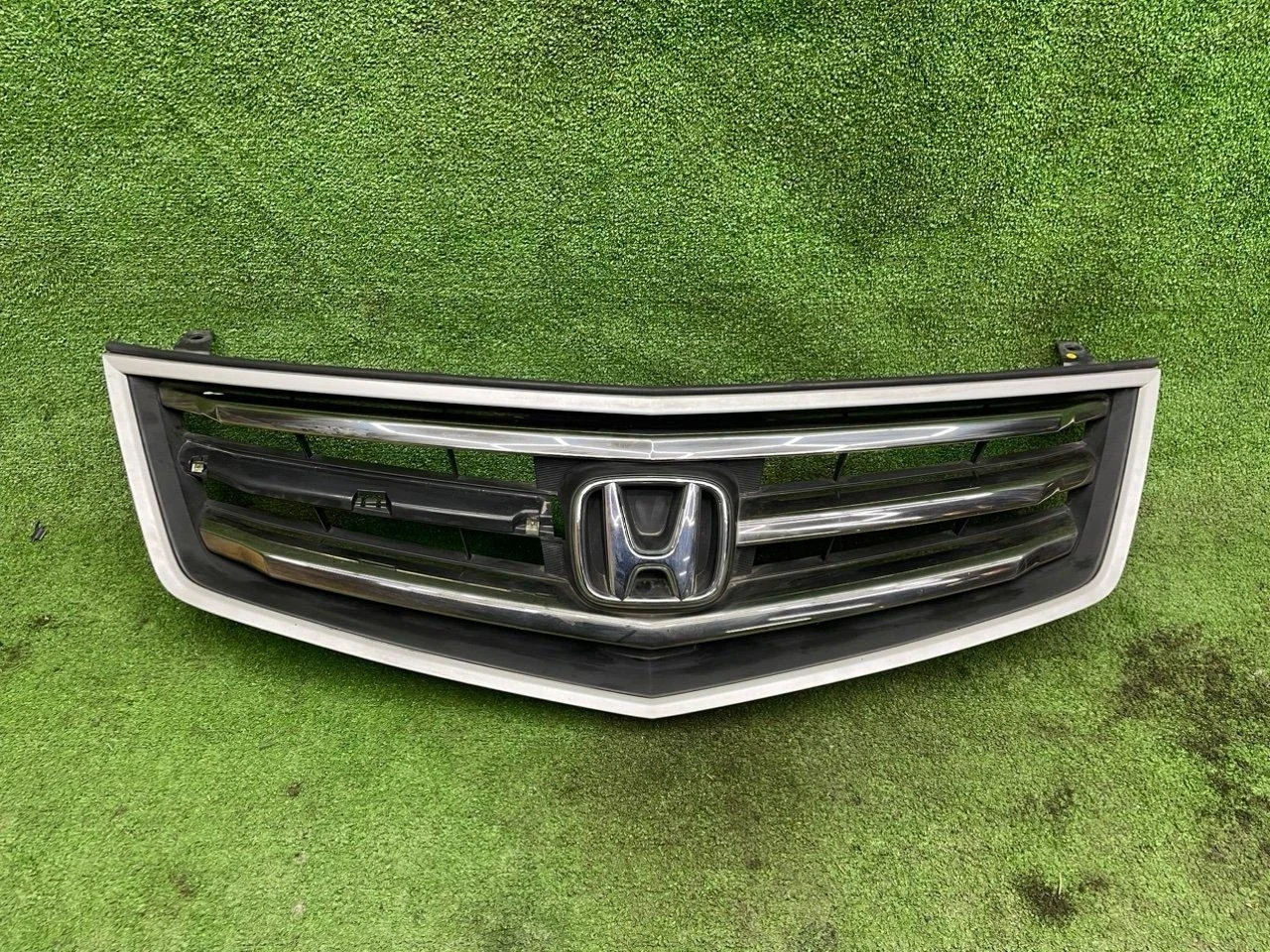 Решетка радиатора Honda Accord 2009 CW2