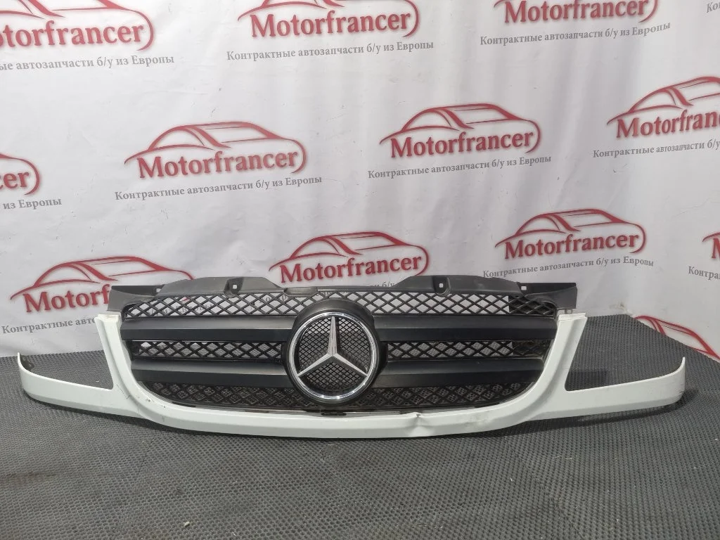 Решетка радиатора Mercedes-Benz Sprinter 2009 A9068800385 W906