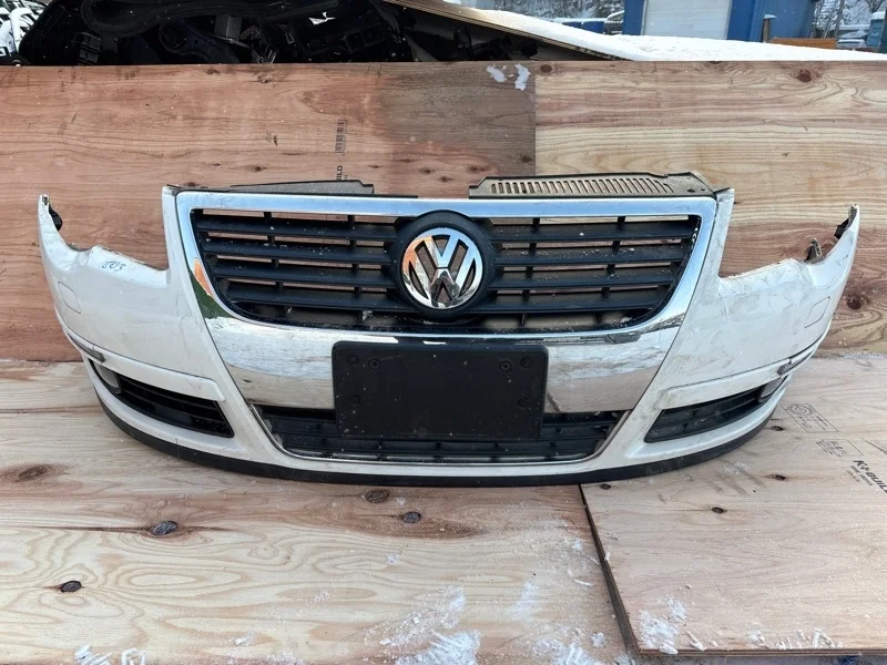 Бампер Volkswagen Passat 2008 3C0807217E B6, передний