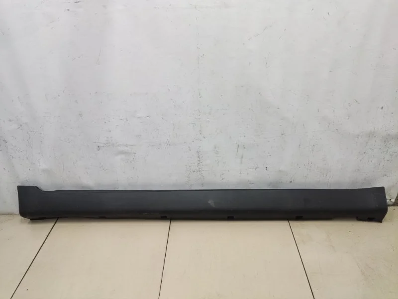 Накладка на порог (наружная) правая SsangYong