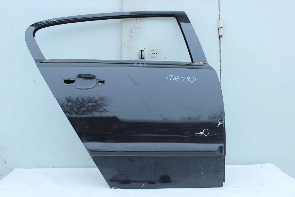 Дверь задняя правая хэтчбек Opel Astra H ДВ282