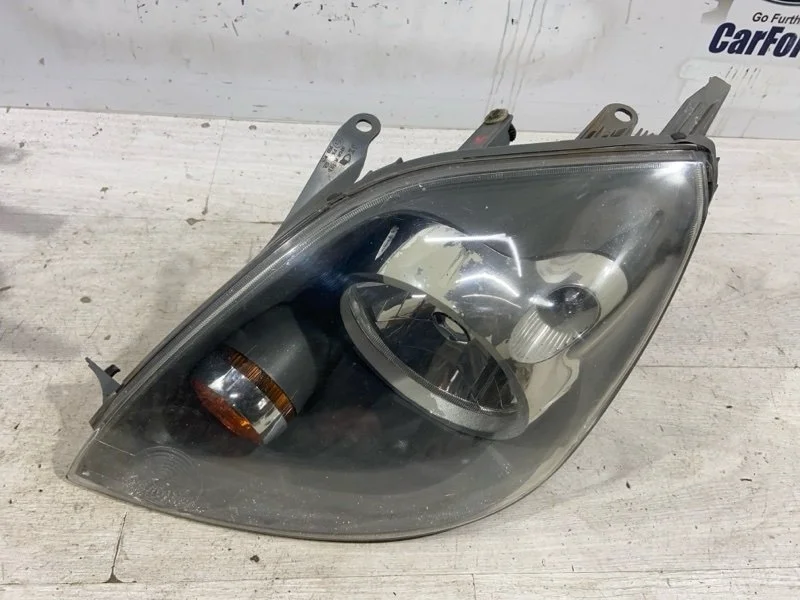 Фара левая Ford Fiesta (01-08) ХЕЧБЕК 5 ДВ. 1.6L