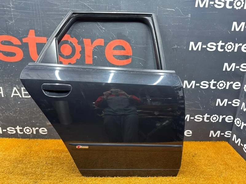 Дверь Audi A4 2004 8E0833052 B6/8E ALT, задняя правая