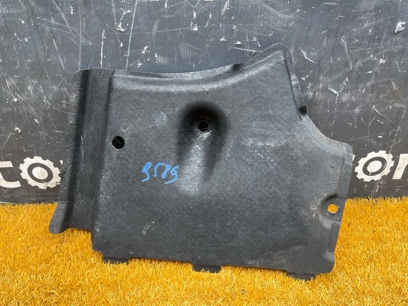 Защита днища кузова Audi A7 2012 4G0825202A C7/4G CGWD, передняя правая