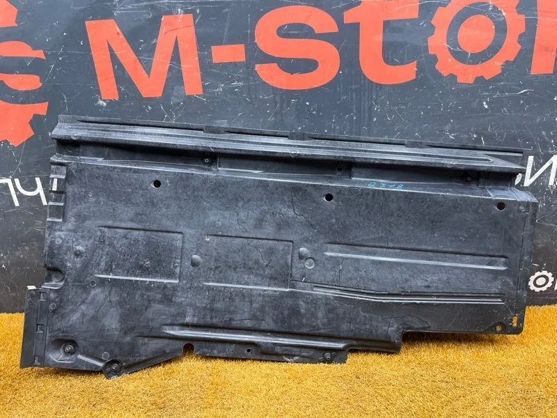 Защита днища кузова Audi A5 2011 8K0825208D 8T CDNC, правая