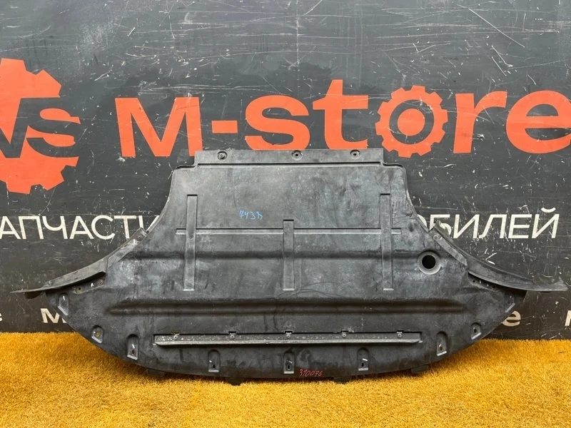 Защита двигателя Audi Q5 2009 8R0863821C 8R CDNC