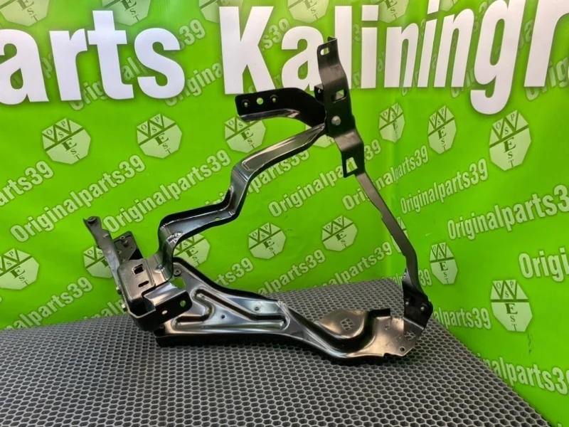 Рамка фары Mercedes-Benz C-Class 2012 A2046201191 S204 OM651.911 2.2 CDI, передняя левая