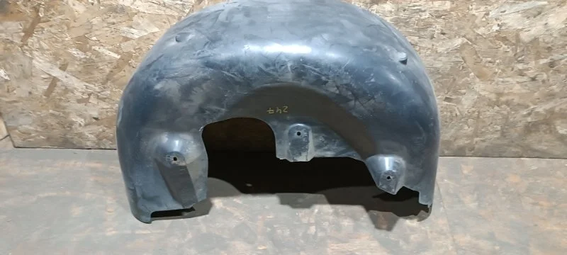 Подкрылок Volvo XC70 2004 SZ