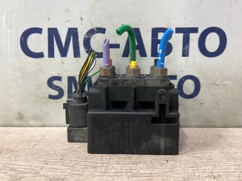 Блок клапанов пневмоподвески Porsche Cayenne 2011 95835890300 958 4.8. 4852