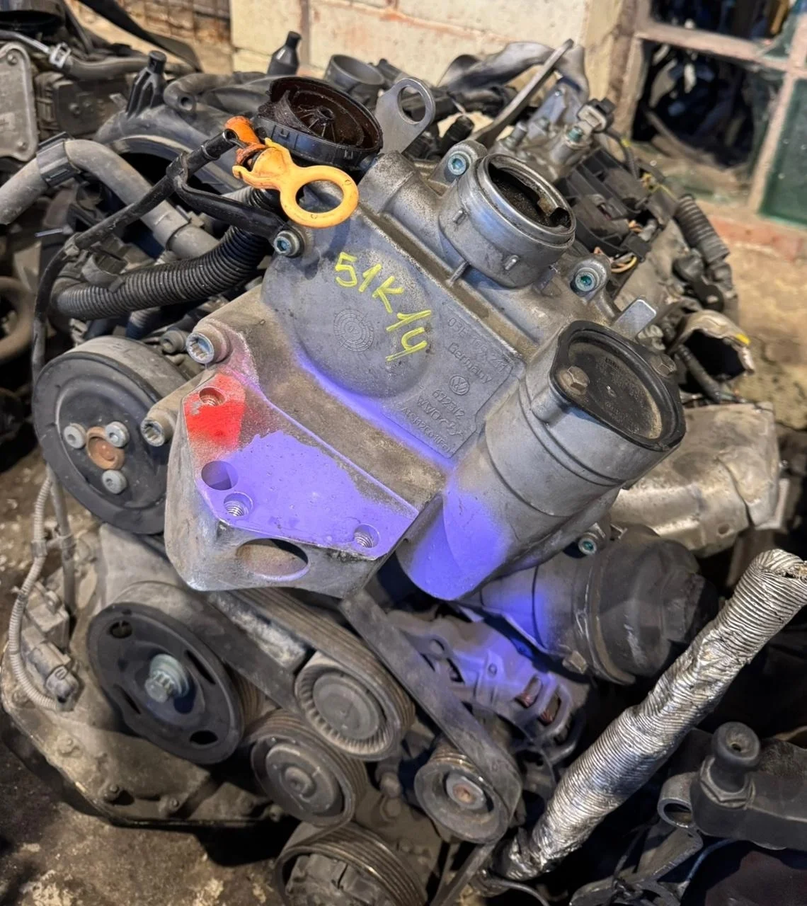 Двигатель сборе 1.2 azq (контрактный) Skoda Fabia 2003