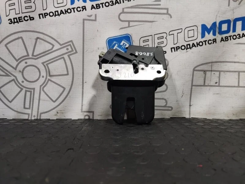 Замок багажника Audi A6 4F5827505D 4F2 C6 CAJ