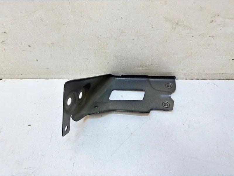 Кронштейн крыла BMW X5 2018-2023 G05