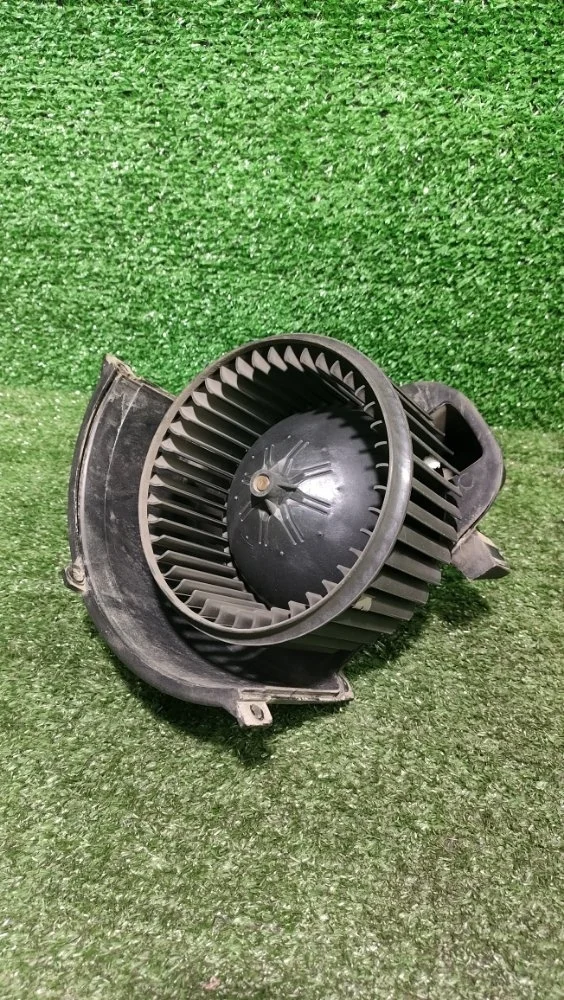 Моторчик печки Volkswagen Amarok 2010 7L0820021Q CDCA