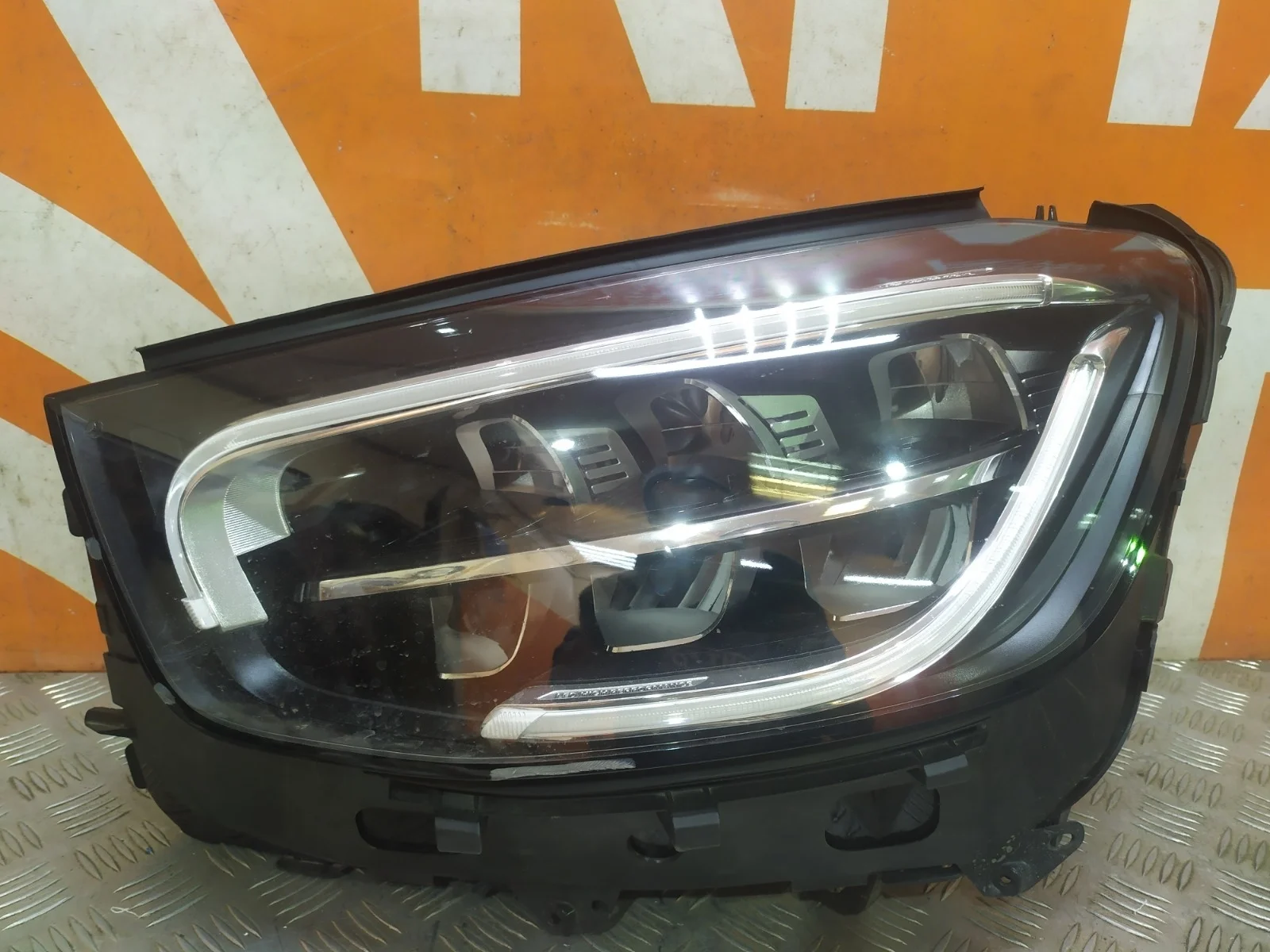 Фара Mercedes GLC-Class 2019-нв X253