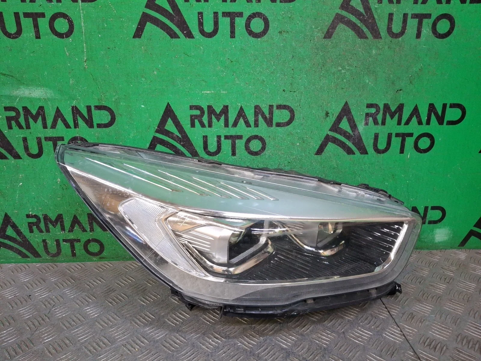 Фара Ford Kuga 2016-2019 CBS