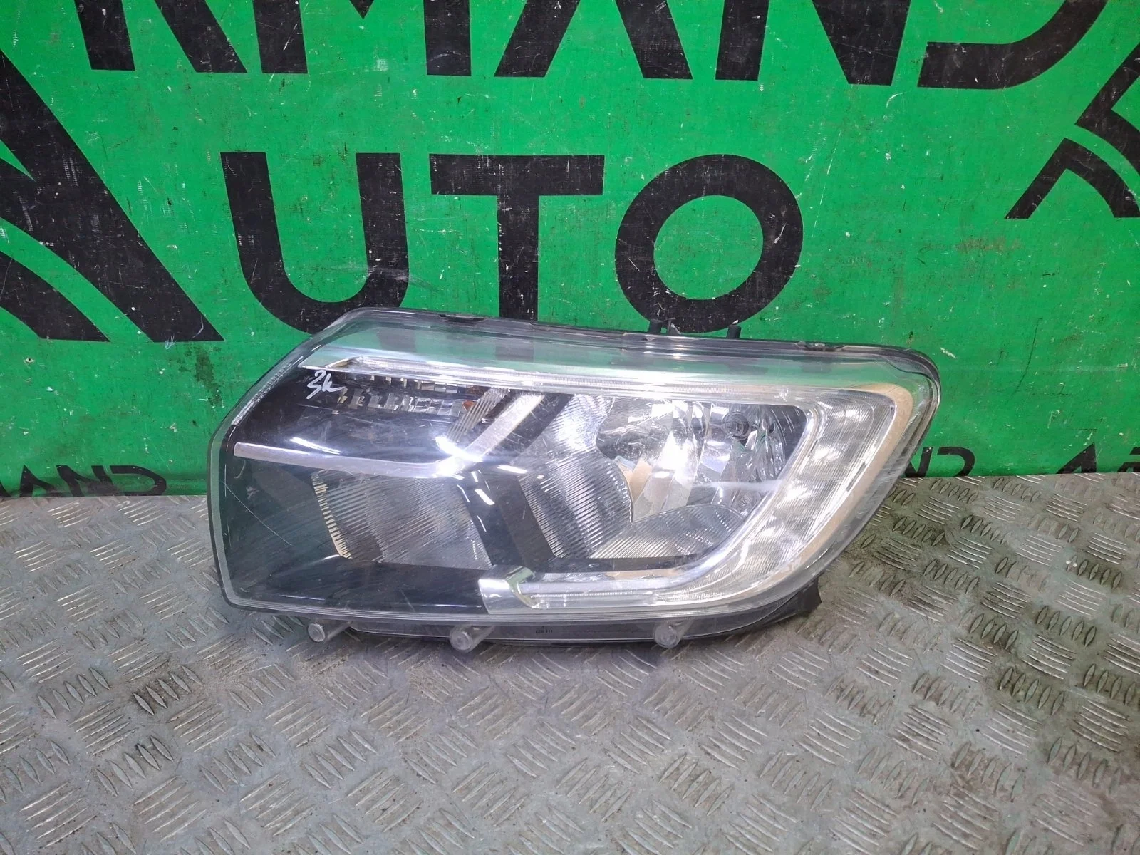 Фара Renault Sandero 2018-2022