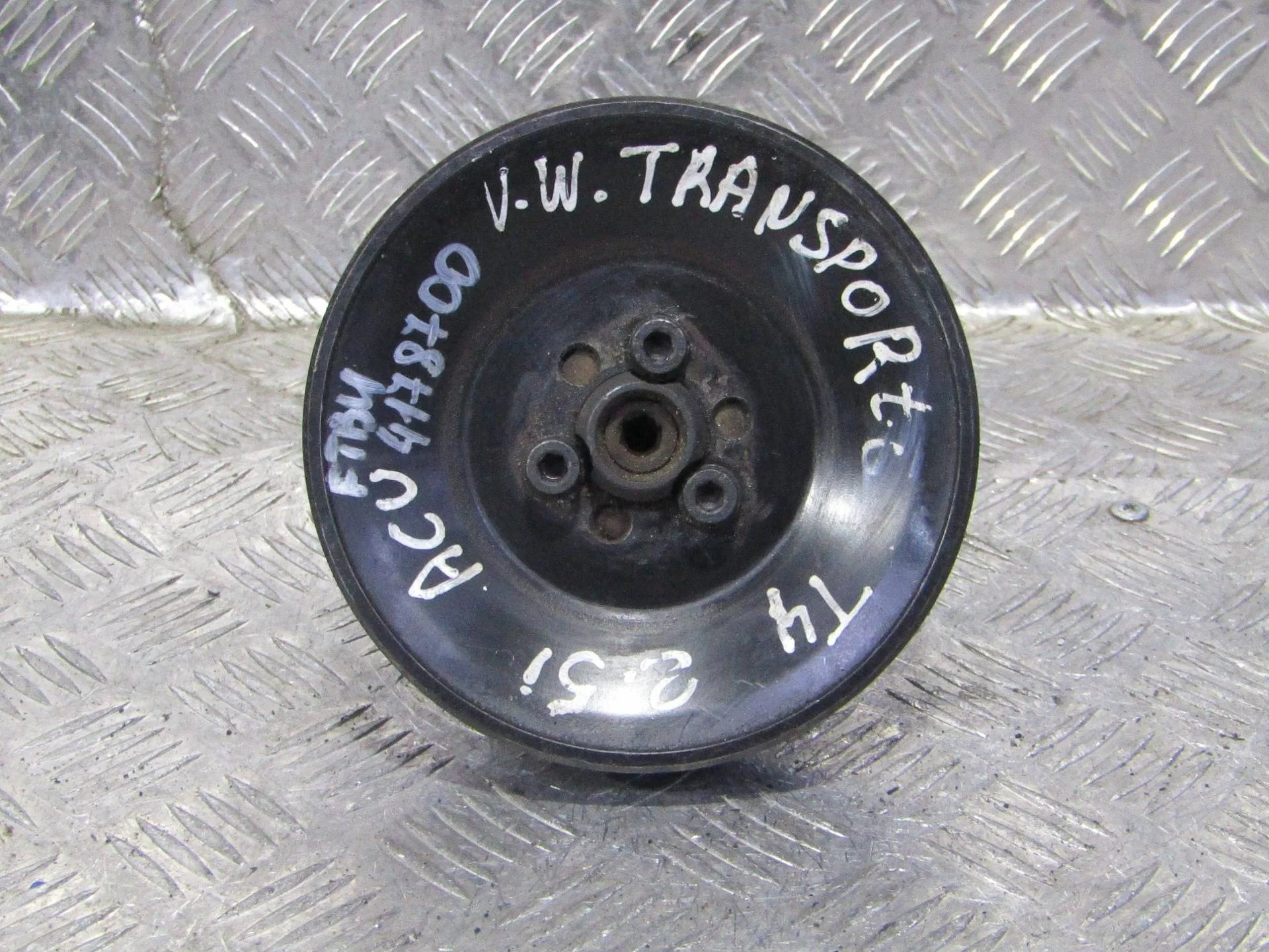 насос гидроусилителя руля Volkswagen Transporter T4