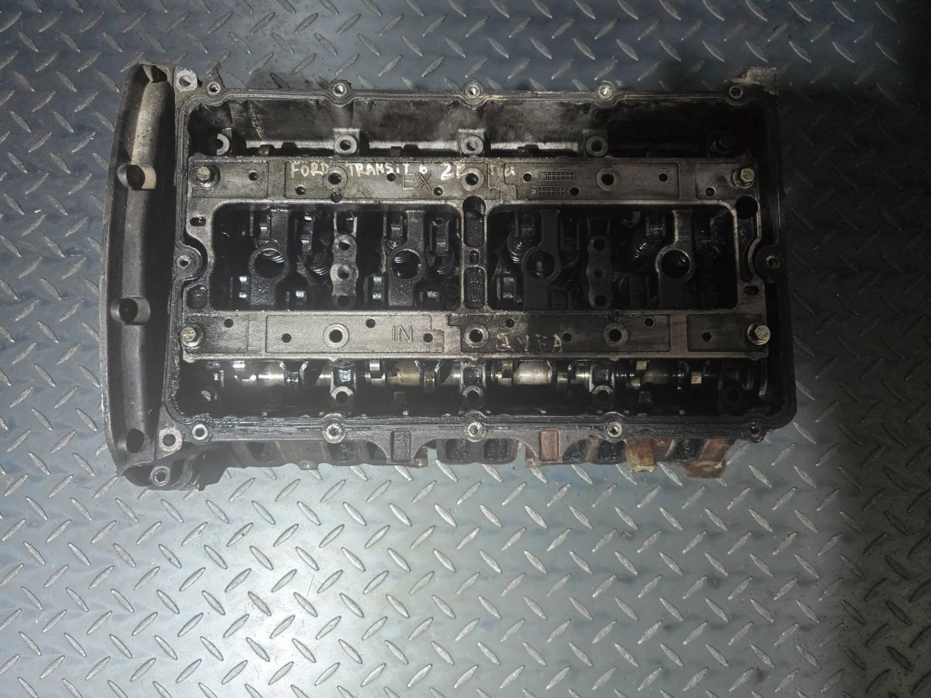 головка блока цилиндров Ford Transit 6