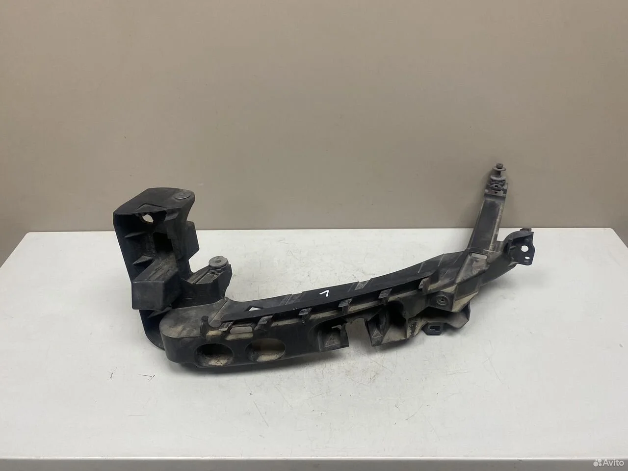 Кронштейн крепления фары левой audi a3 8p