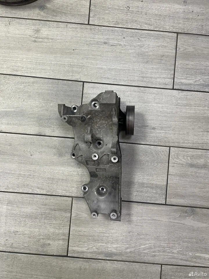 Кронштейн генератора audi a4 8e b7 06d903143c