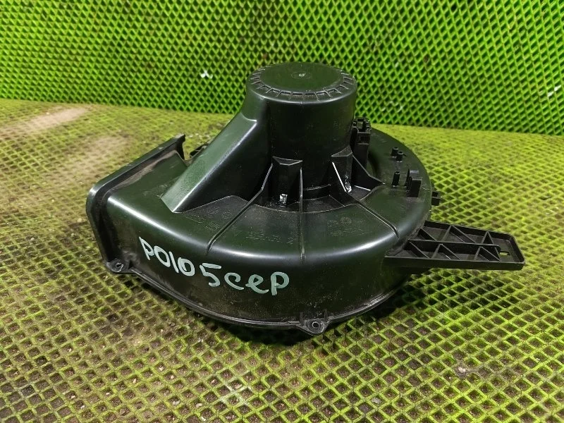 Моторчик печки Volkswagen Polo 5 2018 6R1819015 СЕДАН CWV