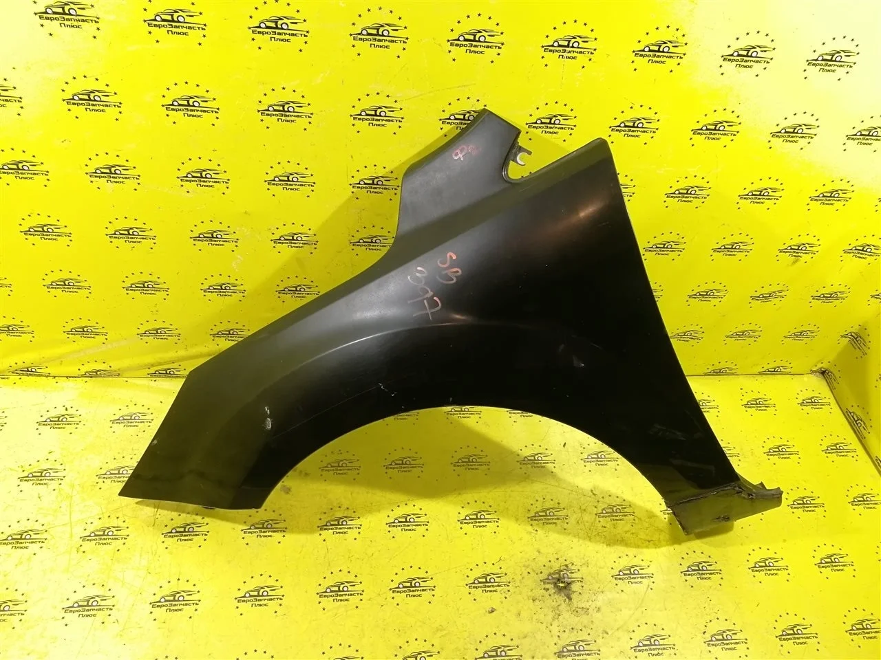 Крыло Ford Focus 2 1521597, переднее левое