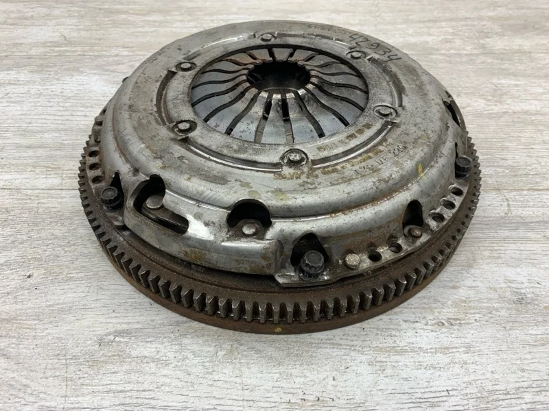 Комплект сцепления VOLKSWAGEN GOLF 2014 036105269L ХЭТЧБЕК CJZB