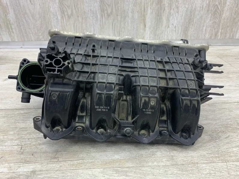 Коллектор впускной VOLKSWAGEN GOLF 2014 04E129709L ХЭТЧБЕК CJZB