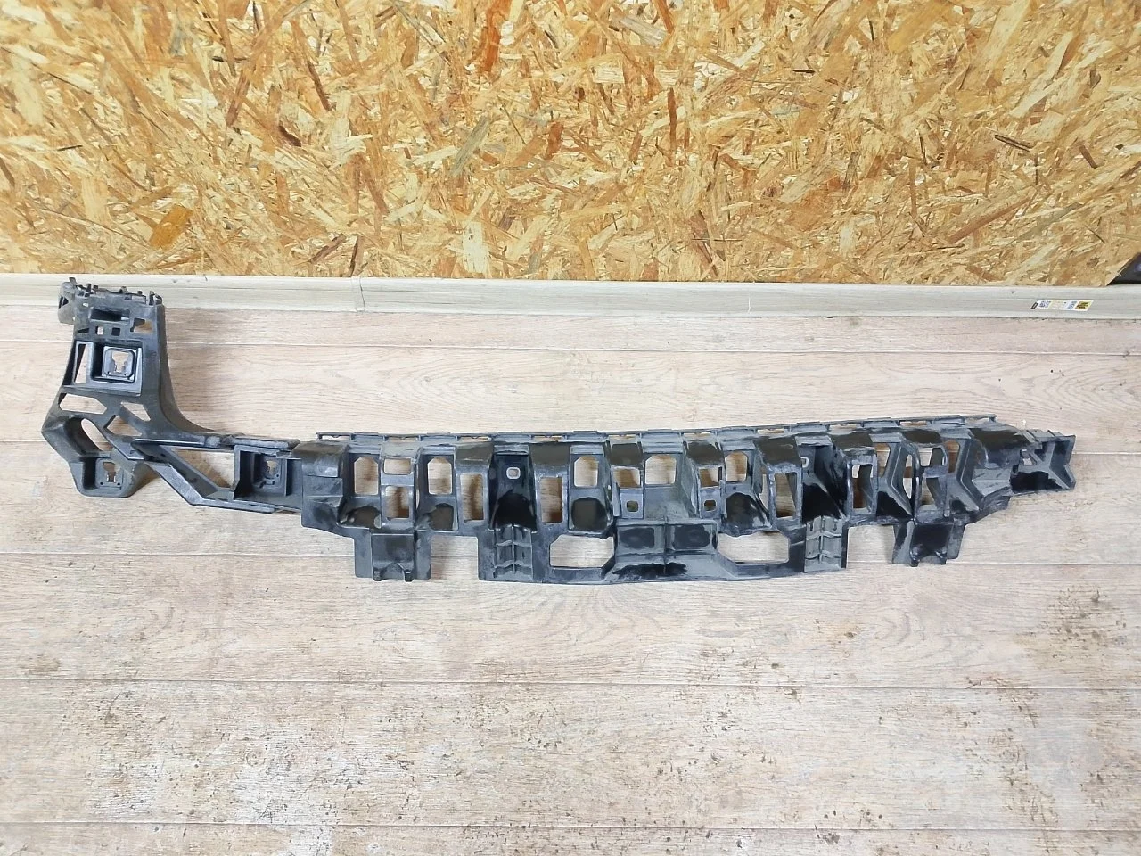 Кронштейн бампера Mercedes-Benz GL 2015 A1668850100, задний