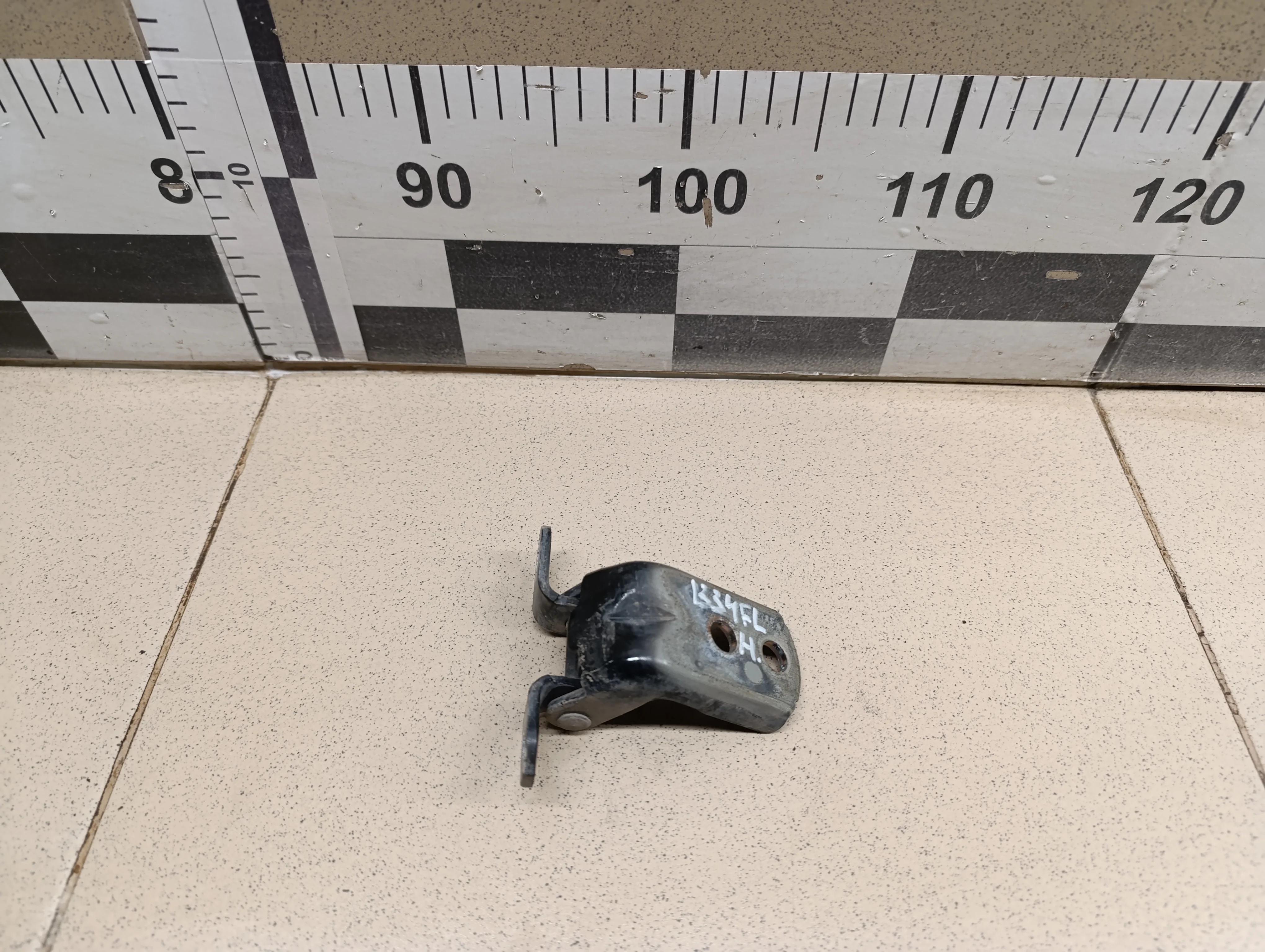 Петля двери передней Almera (G15) 2013>