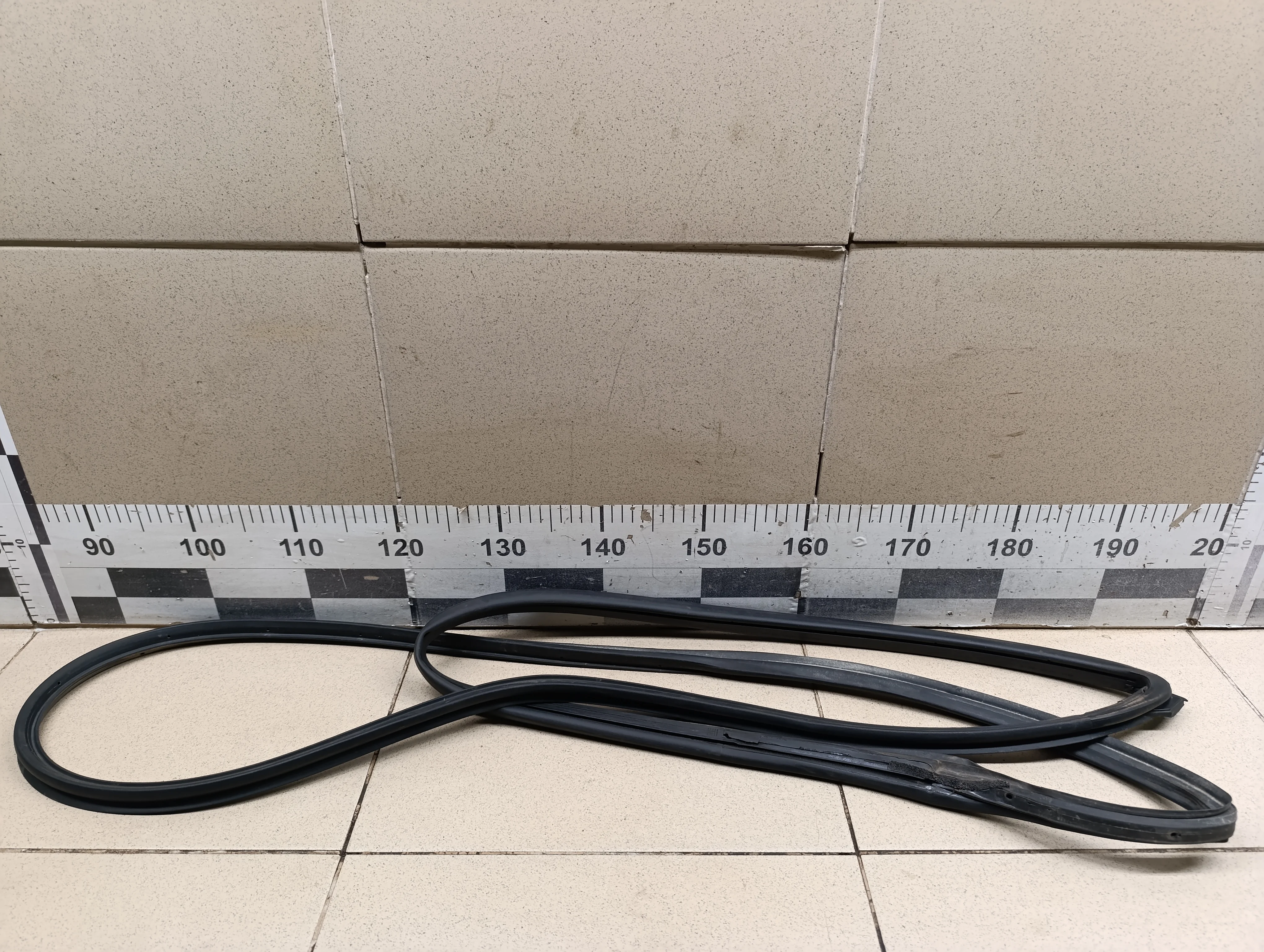 Уплотнитель двери Almera (G15) 2013>