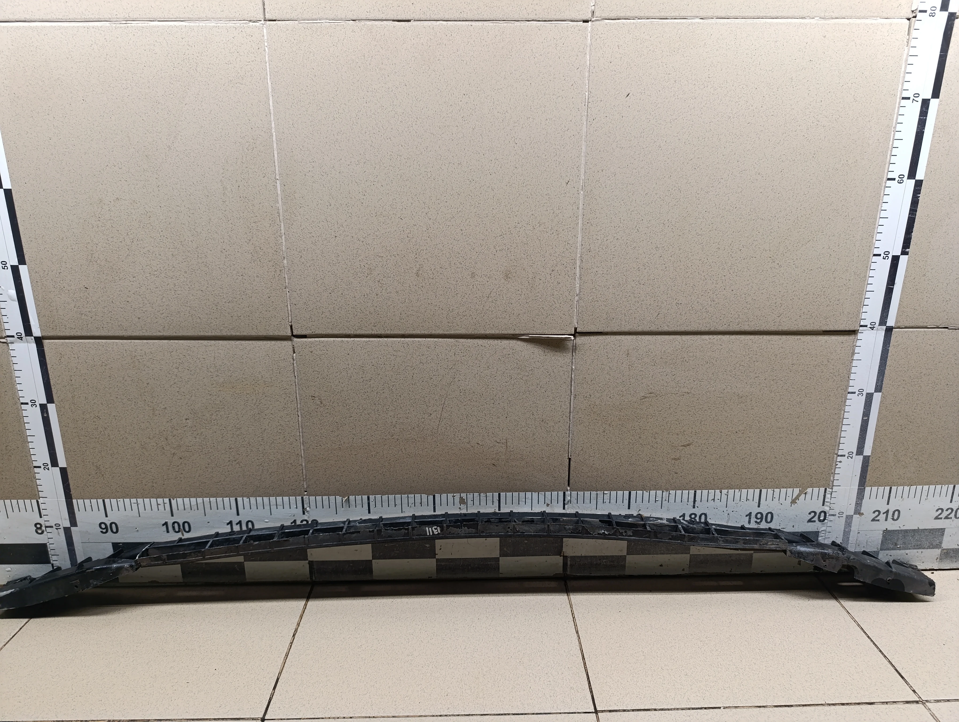 Направляющая заднего бампера Passat [B5] 2000-2005