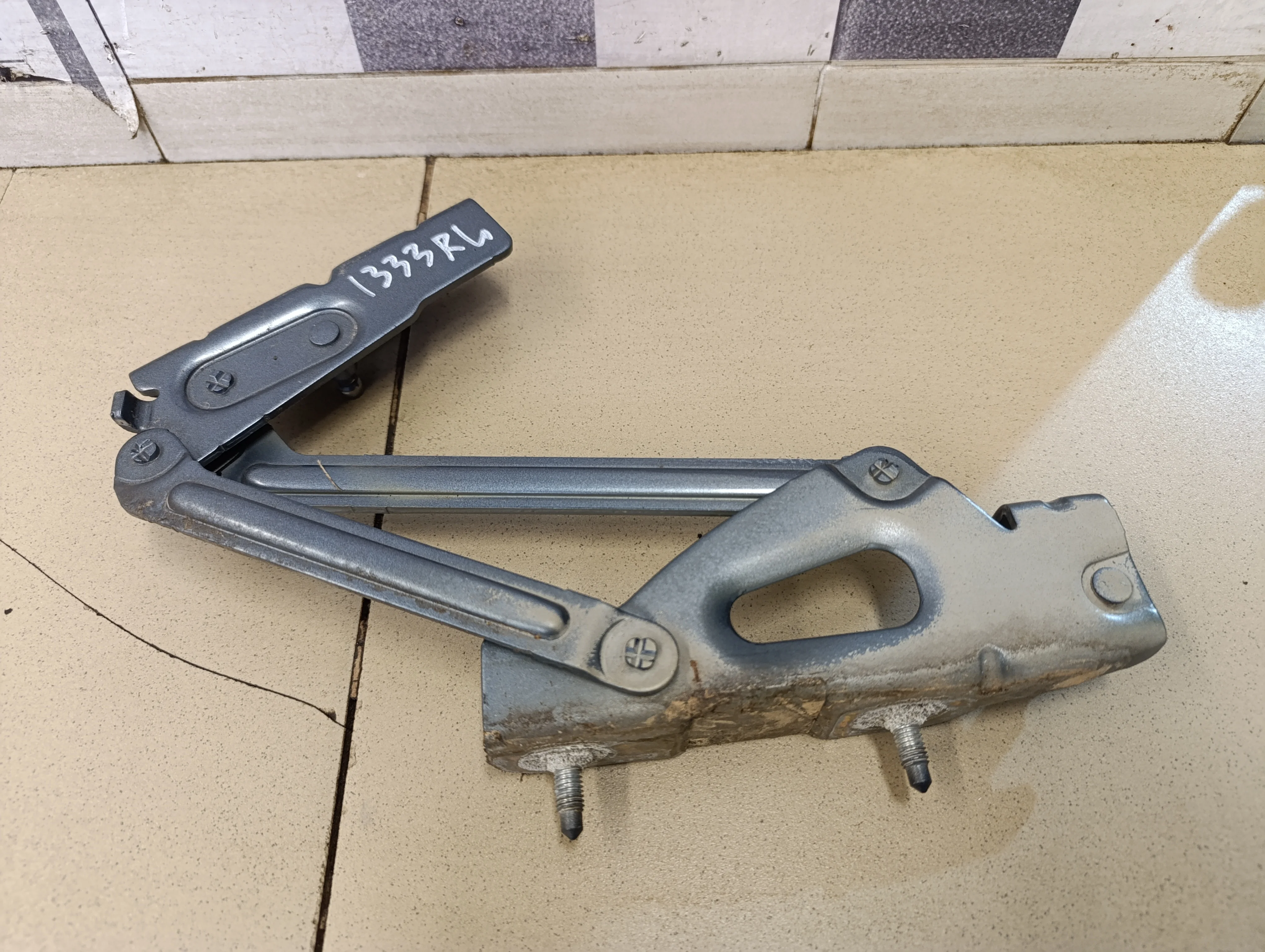 Петля крышки багажника левая 407 2004-2010