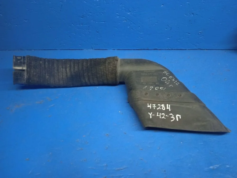 Renault Megane II 2002- Воздухозаборник