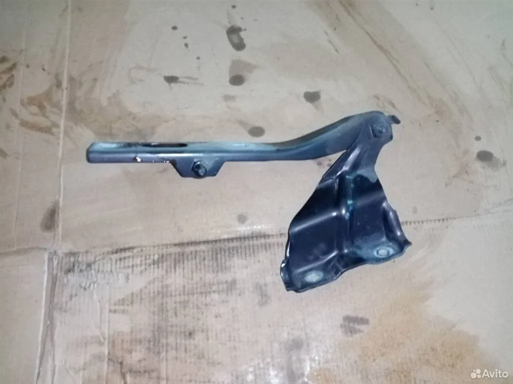 Петля капота левая Audi Q5 I рестайлинг (2012—2017)