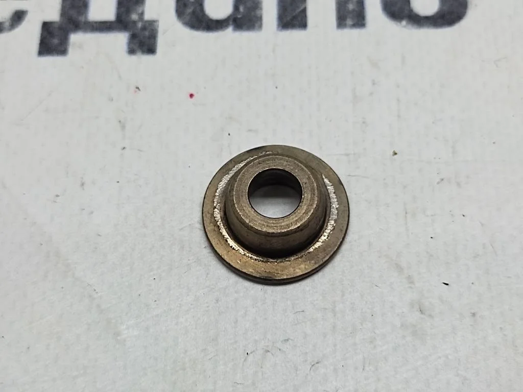 Тарелка пружины клапана ГРМ Mercedes-Benz