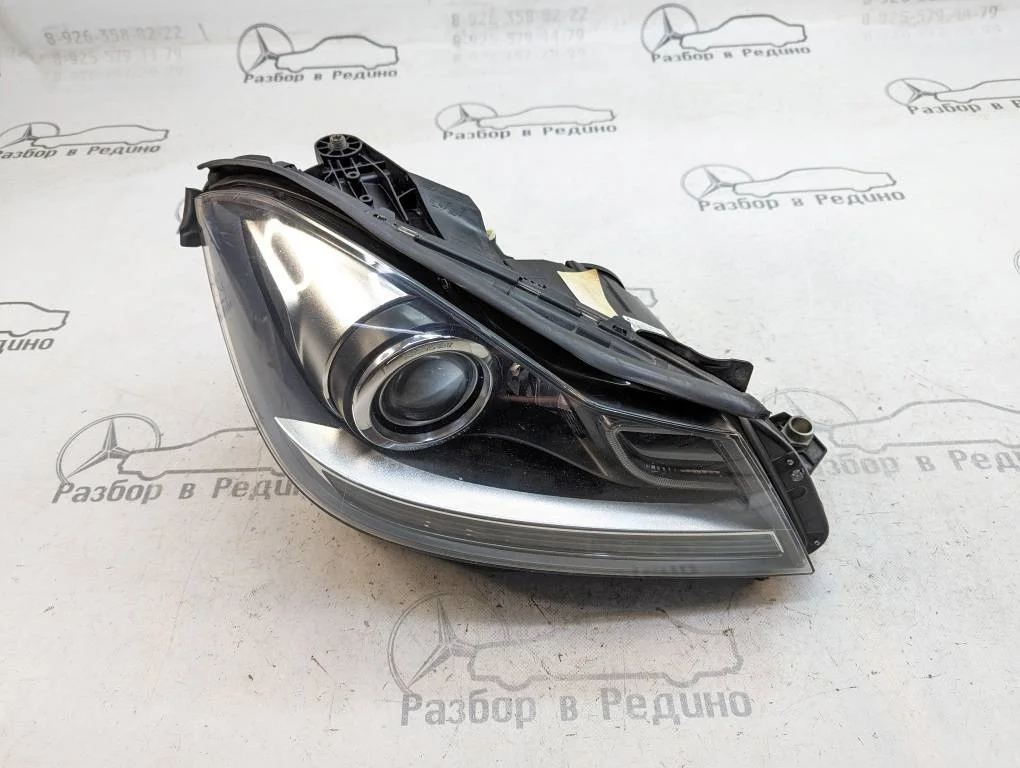 Фара правая Mercedes-Benz