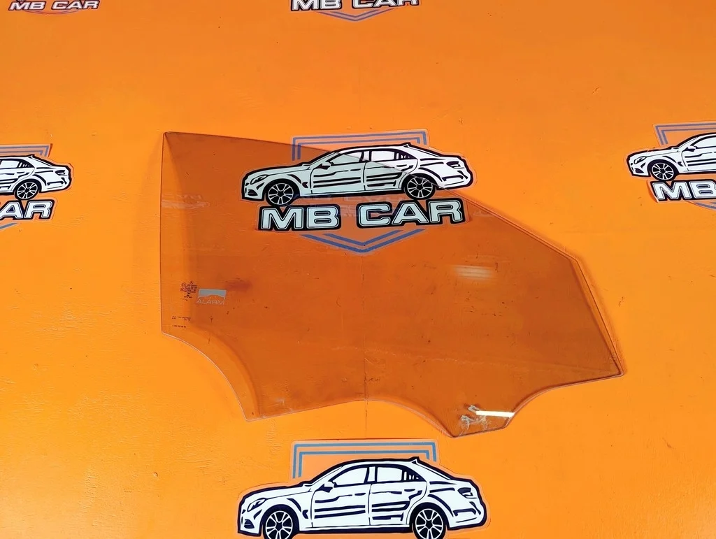 Стекло переднее правое Mercedes-Benz