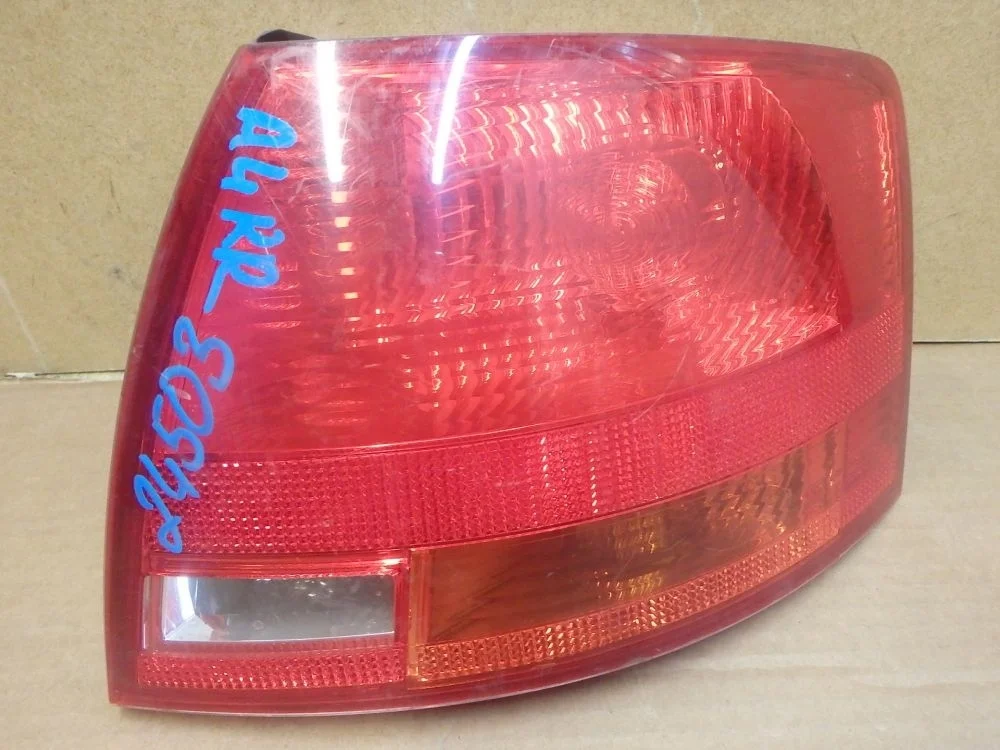 Фонарь задний правый Audi A4 B7 (2004—2009)
