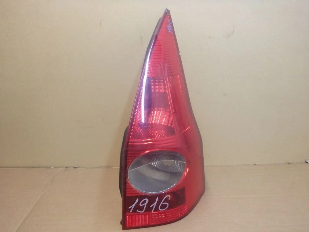 Фонарь задний правый Renault Megane II (2002—2006)