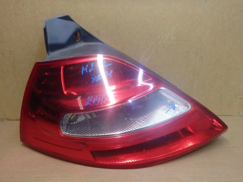 Фонарь задний левый Renault Megane II рестайлинг (2006—2009)