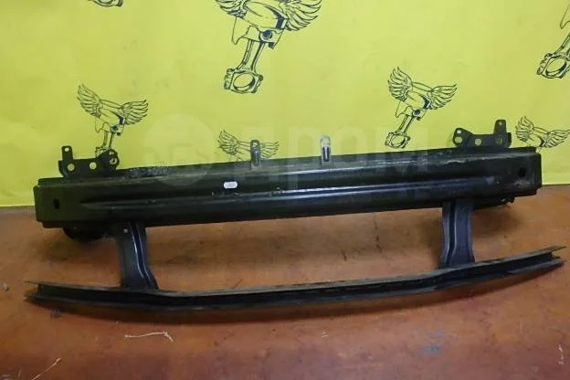 Усилитель бампера переднего Volkswagen Passat B6 (2005—2010)