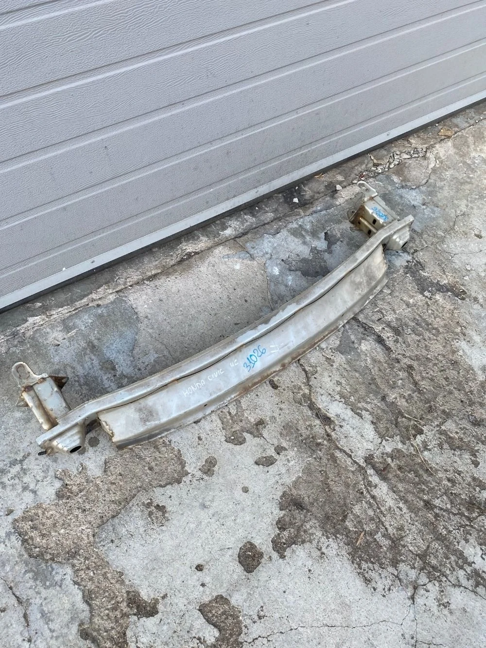 Усилитель бампера переднего Honda Civic VIII (2005—2009)