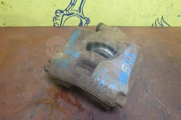 Суппорт тормозной передний правый Ford Galaxy II (2006—2010)