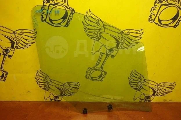 Стекло двери  Peugeot Partner II (2008—2012)