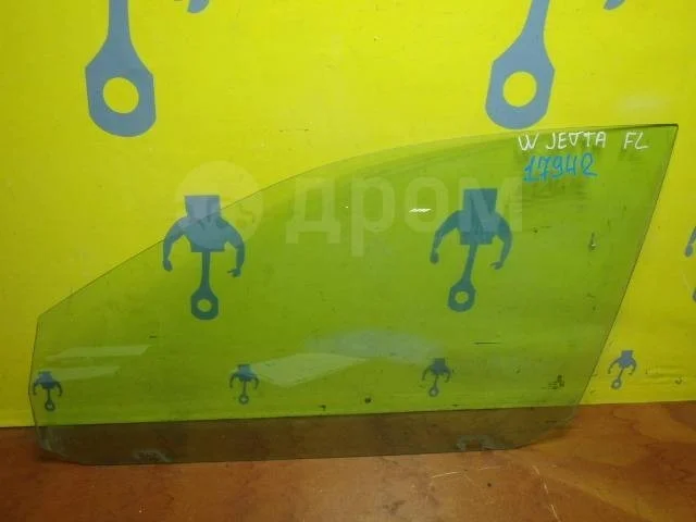 Стекло двери  Volkswagen Jetta V (2005—2011)