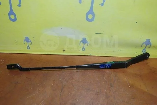 Поводок стеклоочистителя передний левый Peugeot 308 I (2007—2011)
