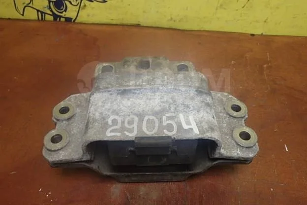 Опора двигателя Volkswagen Caddy III (2004—2010)