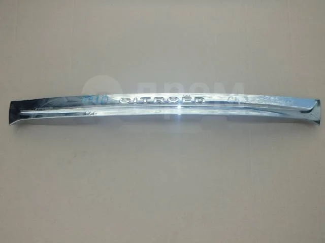 Накладка крышки багажника Citroen C4 II (2010—2016)